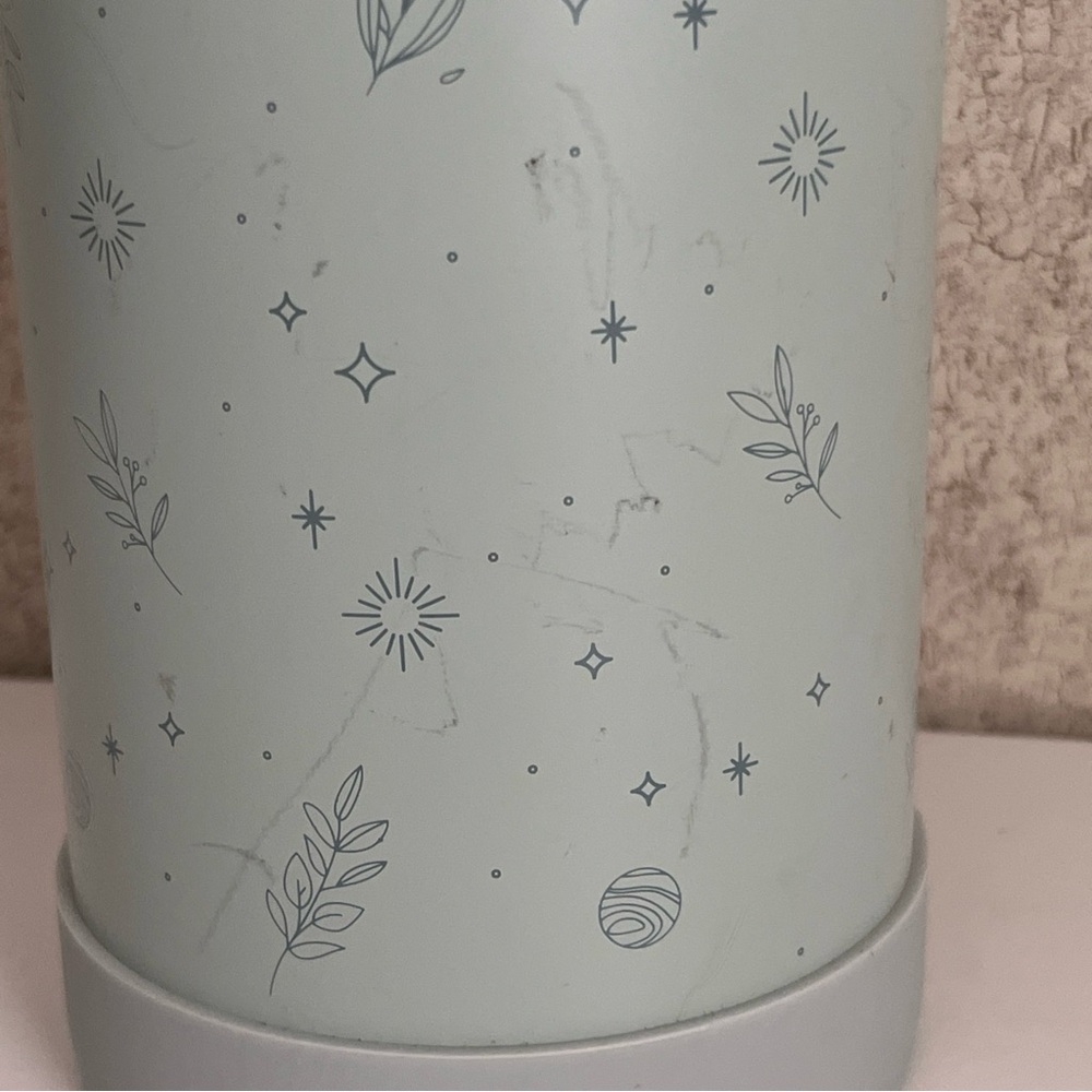Blogilates Stainless Steel Mint Green Insulated Water Bottle 62oz - Picture 5 of 12